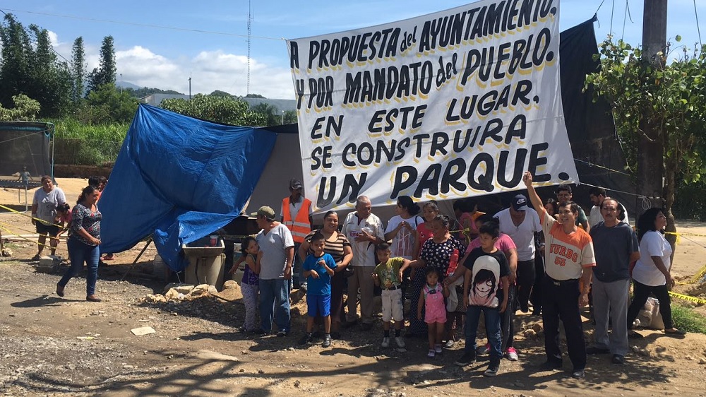 Vecinos de la colonia Santa Cruz Buenavista exigen construcción de parque recreativo en Córdoba