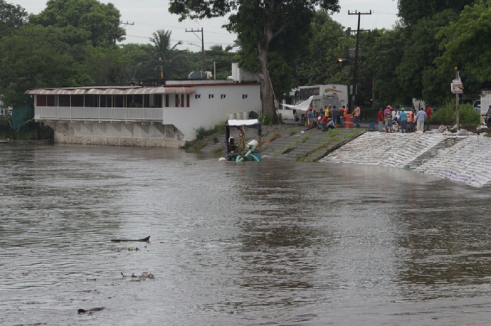 “Alerta Amarilla” en Medellín de Bravo por aumento en niveles del río Jamapa