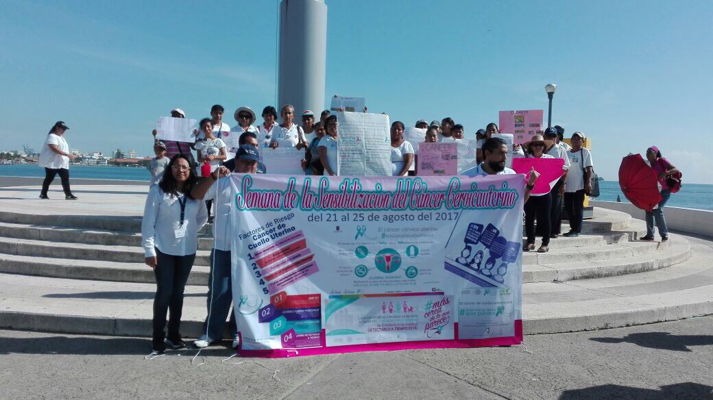 Realizan marcha de concientización sobre cáncer cervicouterino en Veracruz