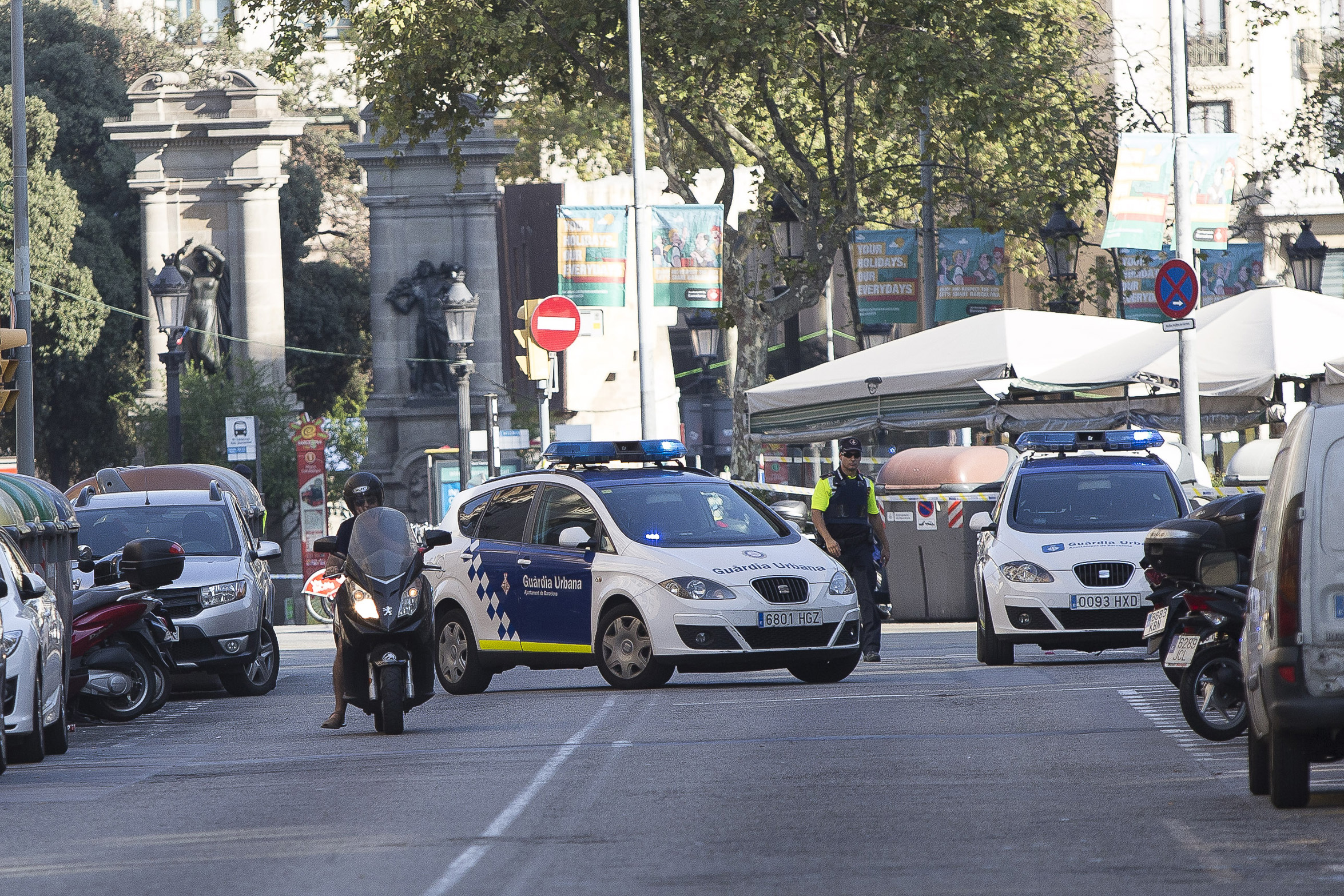 Rajoy decreta tres días de luto por atentado en Barcelona