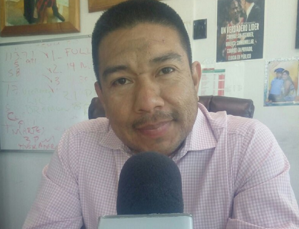 Transportistas esperan ser contratados en trabajos de la API Coatzacoalcos