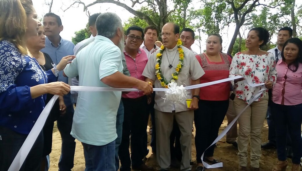 Inaugura Padre Solalinde albergue para migrantes en Acayucan