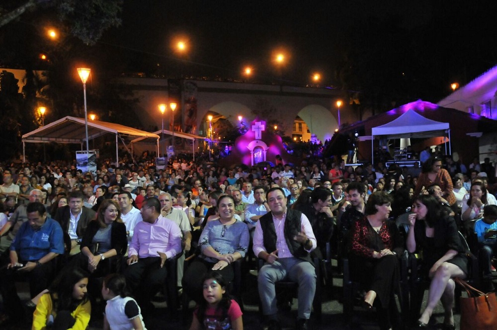 Inicia el Festival de las Flores, Xalapa llena de Luz