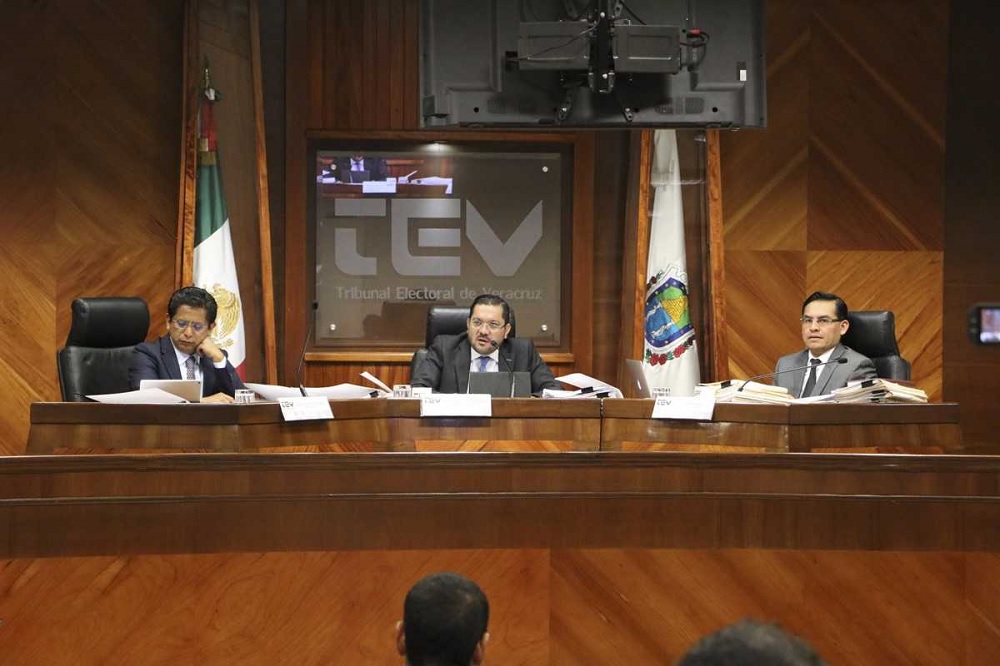 Ordena TEV que Congreso sancione a regidor de Xalapa por promoción de imagen