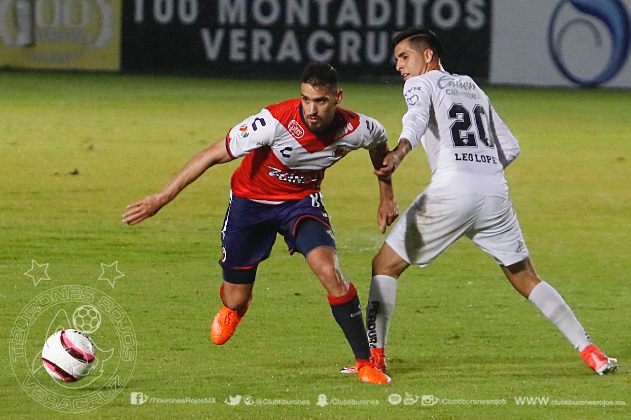 Tiburones Rojos al borde de la eliminación en Copa MX