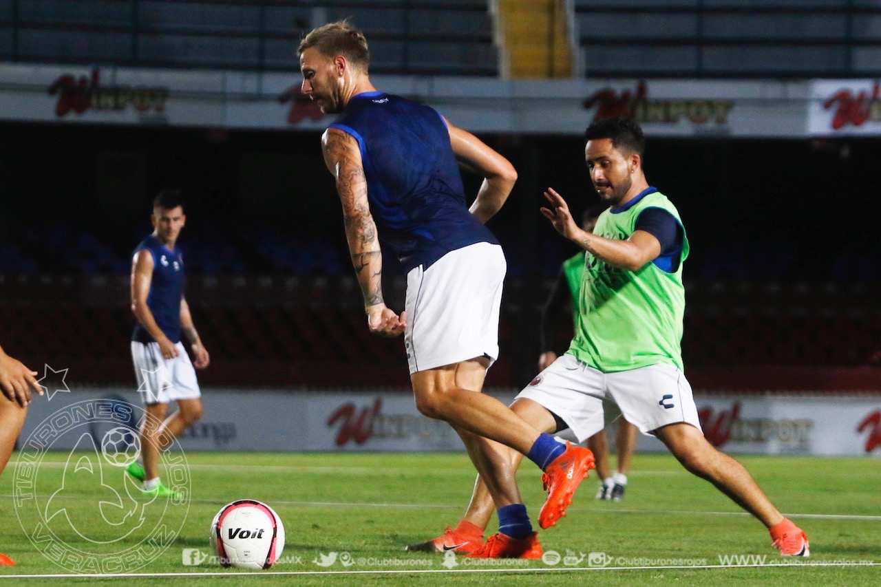 Los Tiburones Rojos afilan los dientes para morder ante Pumas