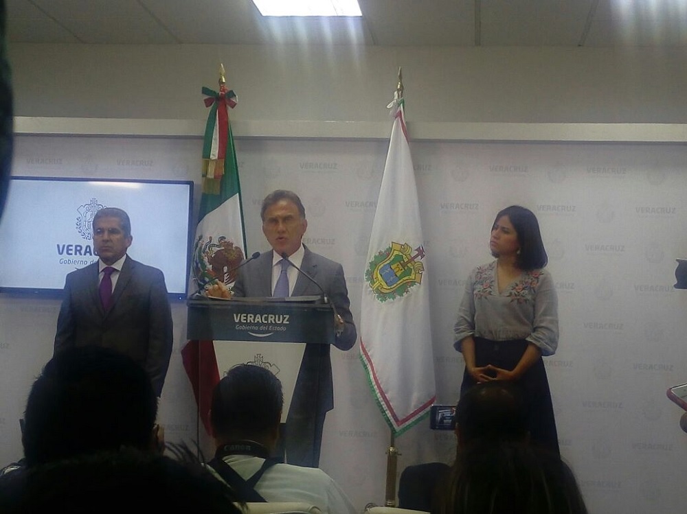 Gobernador Yunes anuncia el proceso de reestructuración de la deuda pública