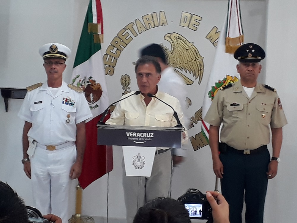 Gobernador Yunes anuncia inversión de 700 mdp para seguridad, en gira por Tuxpan