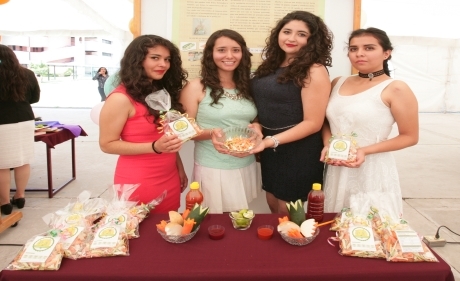 Elaboran botana de frutas y verduras para introducir en desayuno escolar