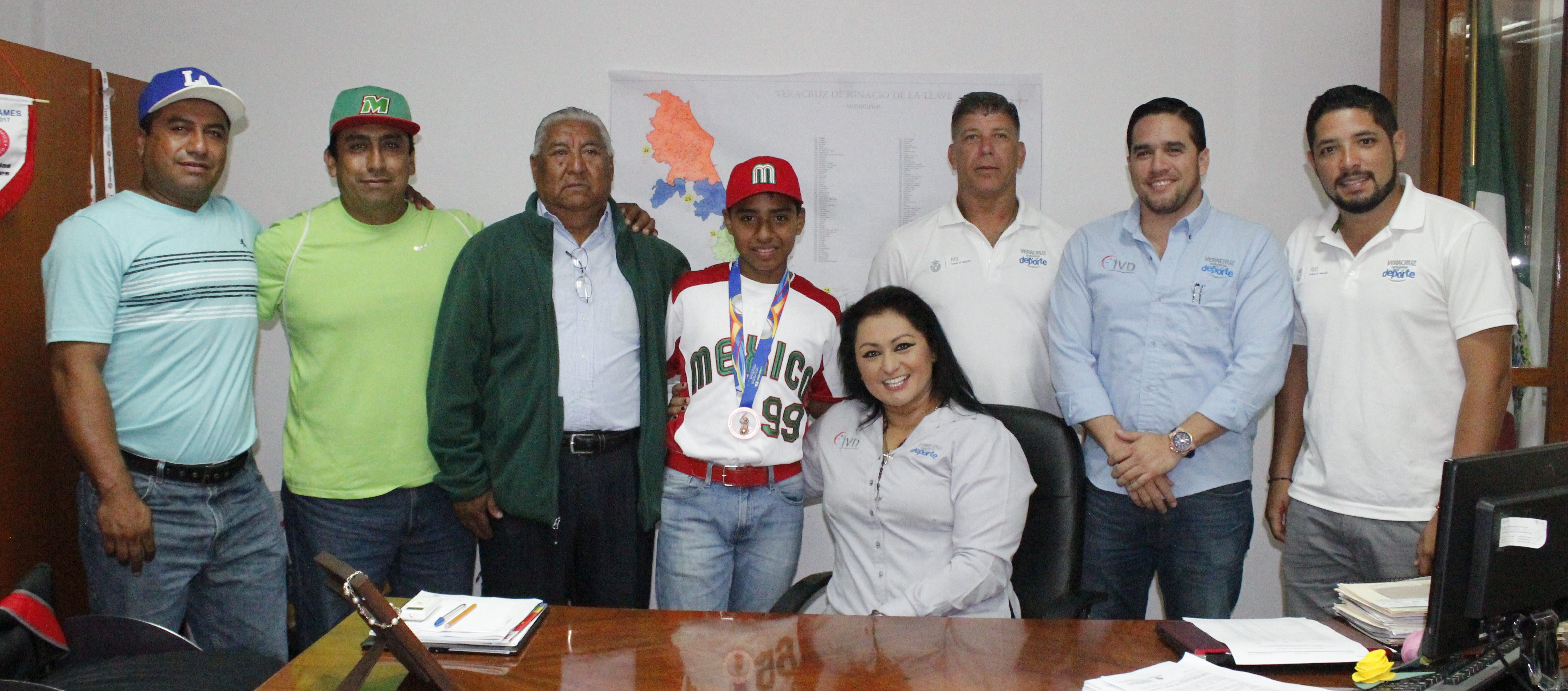 Medallista mundial de beisbol en Taiwan visita el IVD