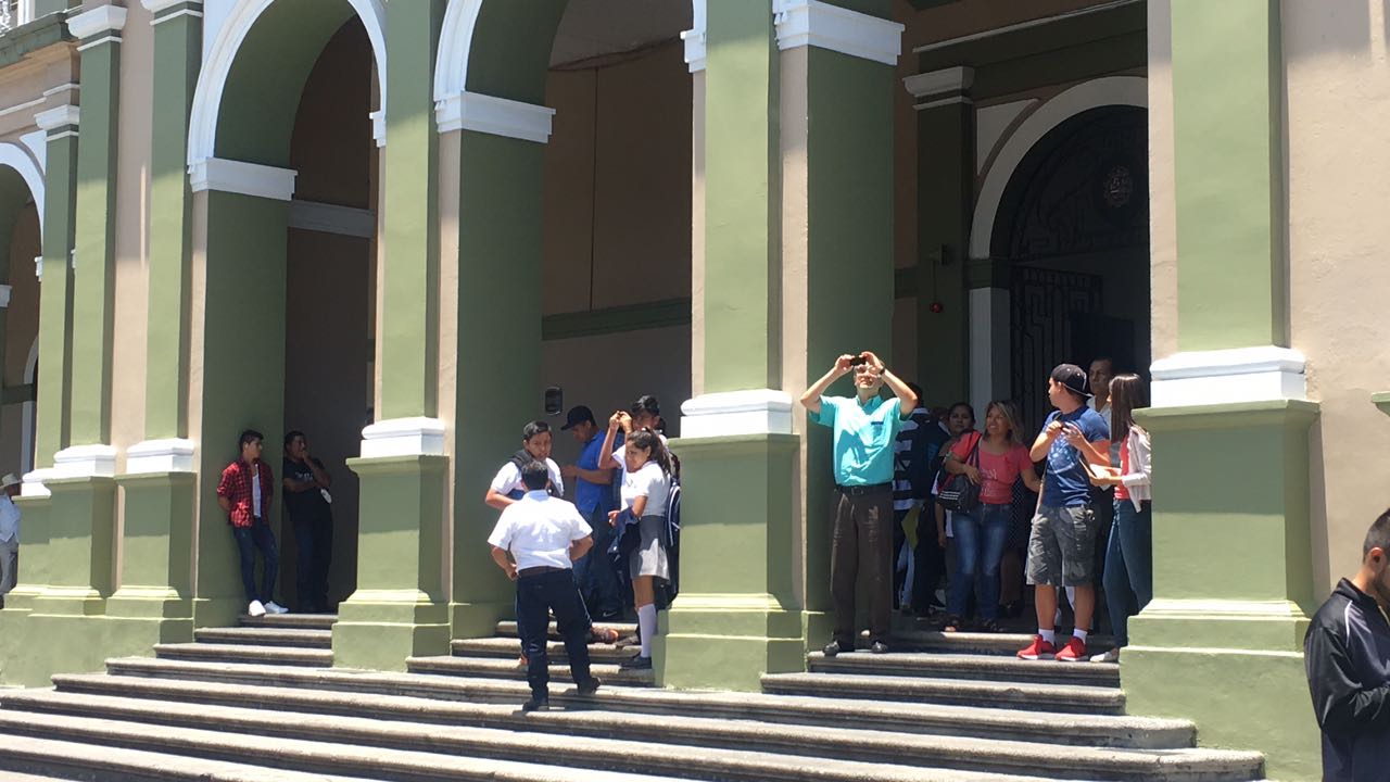 Eclipse parcial de sol causa expectativa entre cordobeses