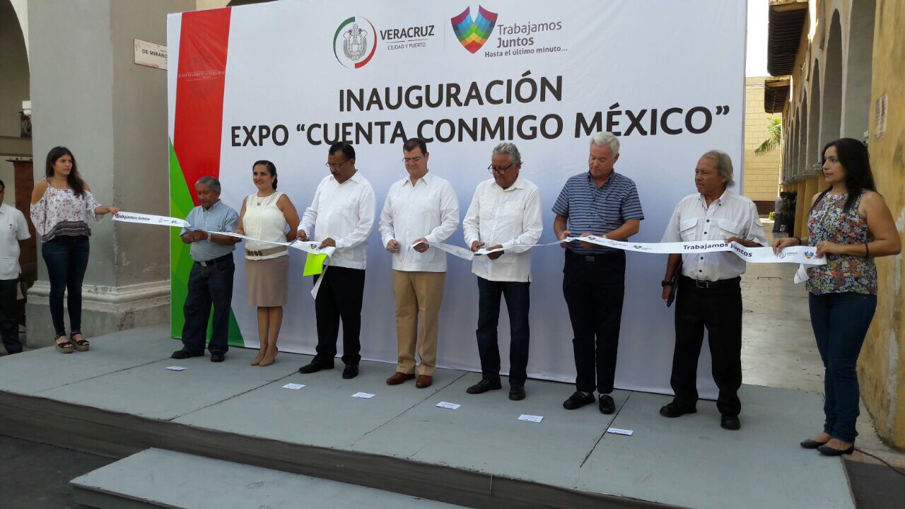 Inauguran exposición de caricaturistas en el puerto de Veracruz