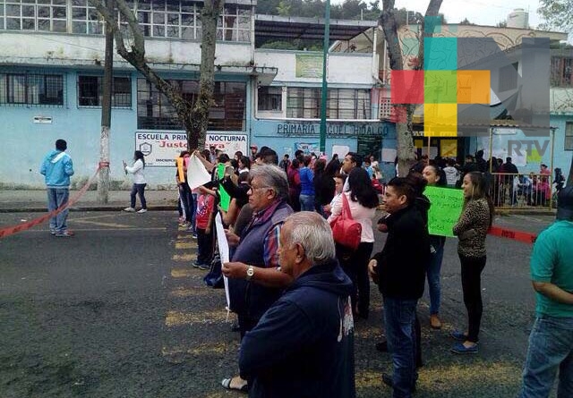 Padres de familia piden dictamen técnico de la escuela Miguel Hidalgo en Xalapa