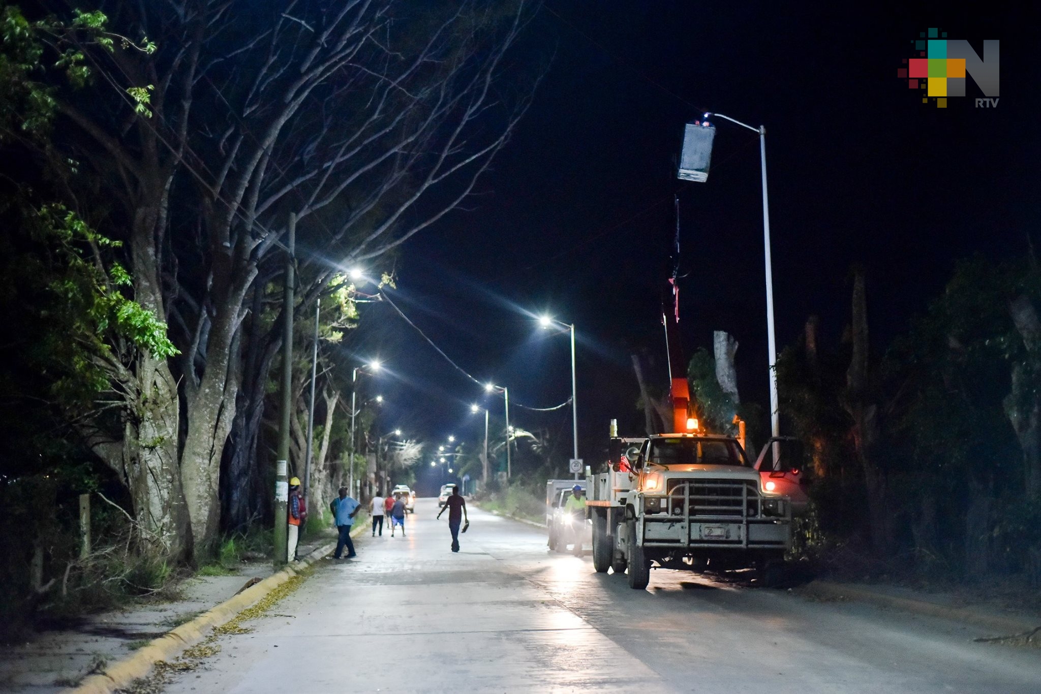 Avance de 30% registra la modernización del alumbrado público en Tuxpan