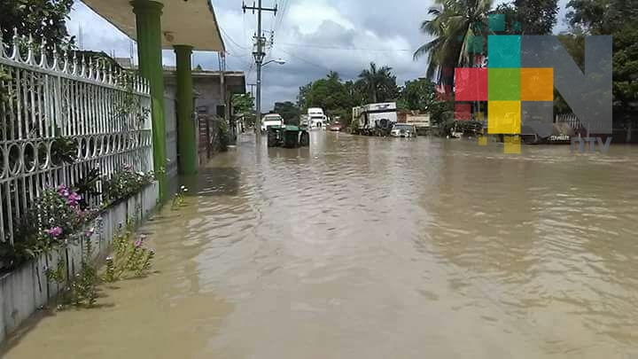 Activan contingencia tras inundación en Álamo