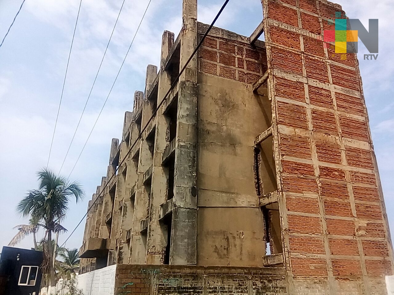 En Coatzacoalcos continúan con la revisión de edificios dañados por sismos