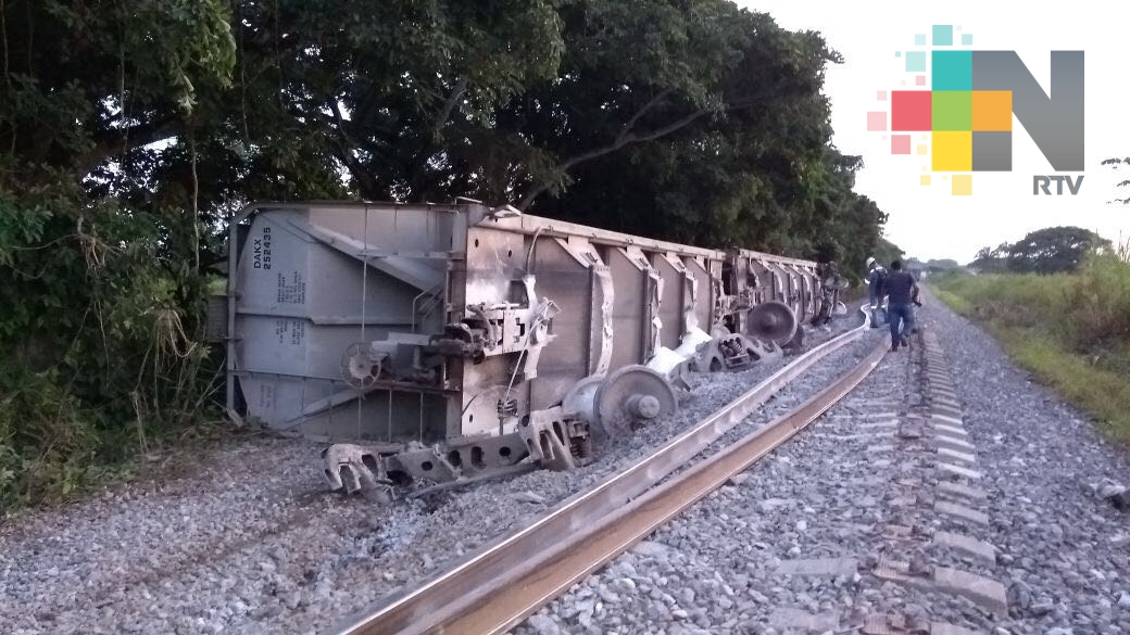 Descarrilan vagones de tren donde viajaban migrantes