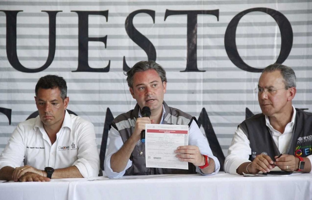 Le irá muy mal a quien pretenda lucrar con reconstrucción de escuelas: Nuño Mayer