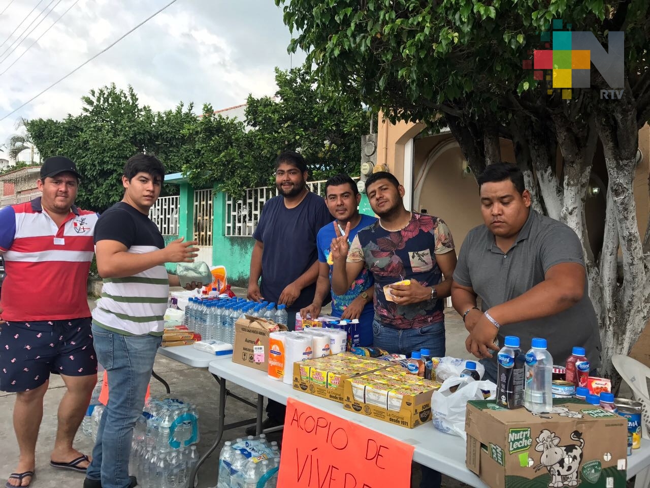 Jóvenes de Tierra Blanca instalan centro de acopio