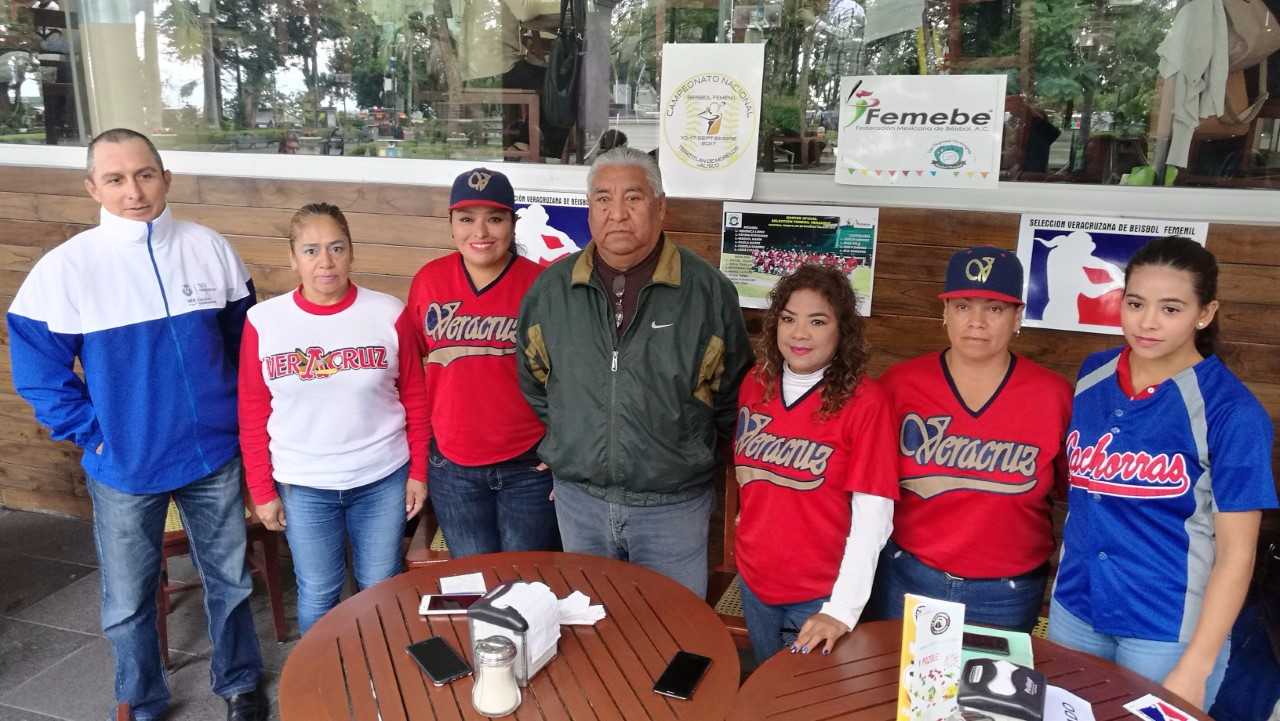 Respalda IVD selección de Veracruz  en Nacional de Beisbol Femenil