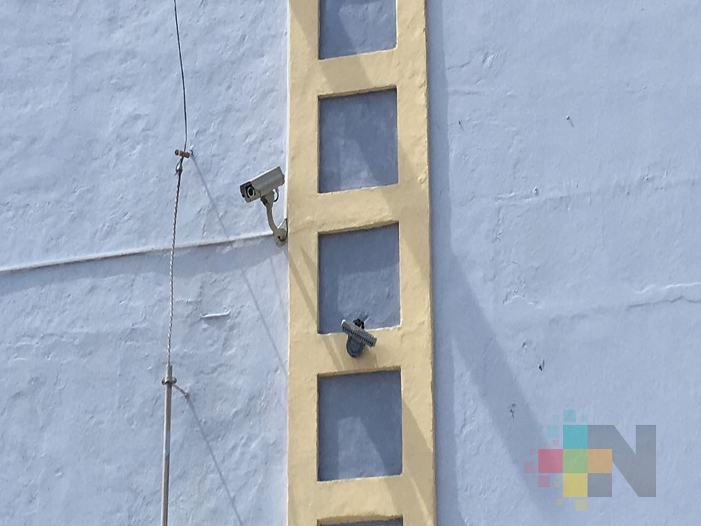 Instalan cámaras de videovigilancia en la Catedral de Córdoba
