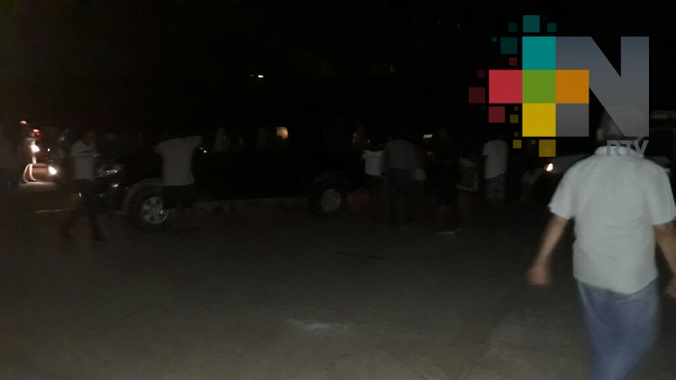 Por falta de luz bloquearon avenida de Coatzacoalcos