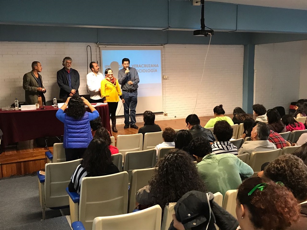 Principales retos que enfrenta la juventud en México son violencia y falta de empleo