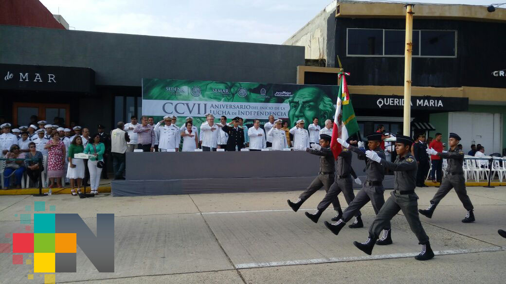 Conmemoran con desfile el 207 aniversario del inicio de la Independencia en Coatzacoalcos