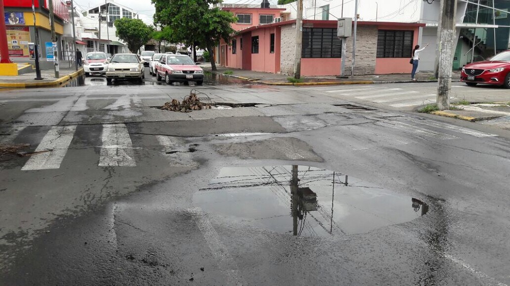 Arteria vial de la zona conurbada Veracruz-Boca del Río en deplorables condiciones