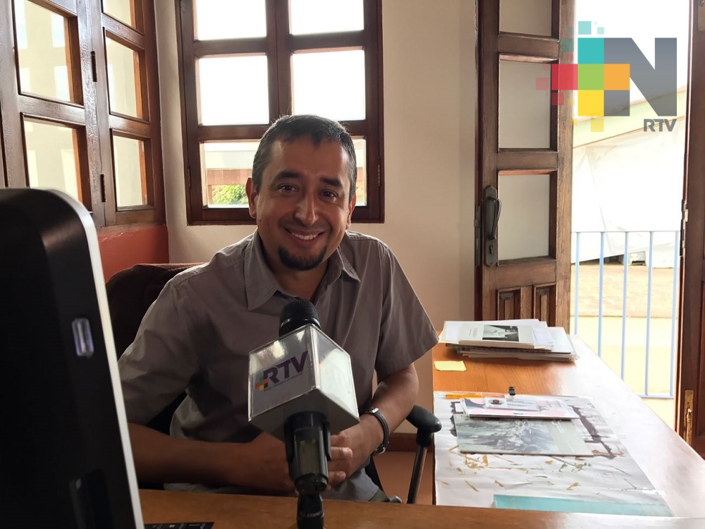 Israel Barrón gana placa de oro de la Bienal de Ilustración de Bratislava 2017