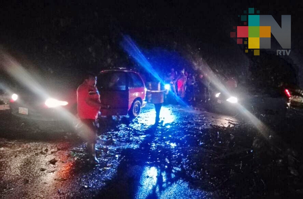 Lluvia provoca deslave en cerro del Esquilón y encharcamientos en Jilotepec y Banderilla