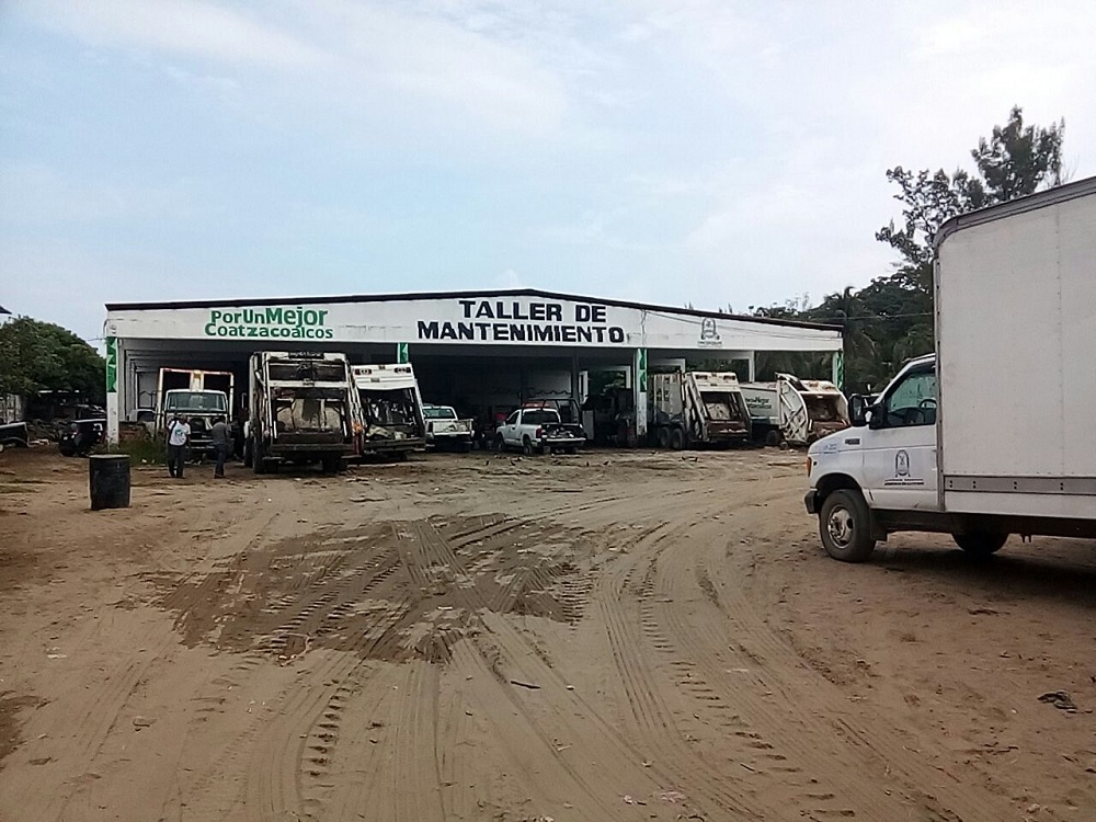 En Coatzacoalcos piden sacar sus desechos en tiempo para evitar inundaciones