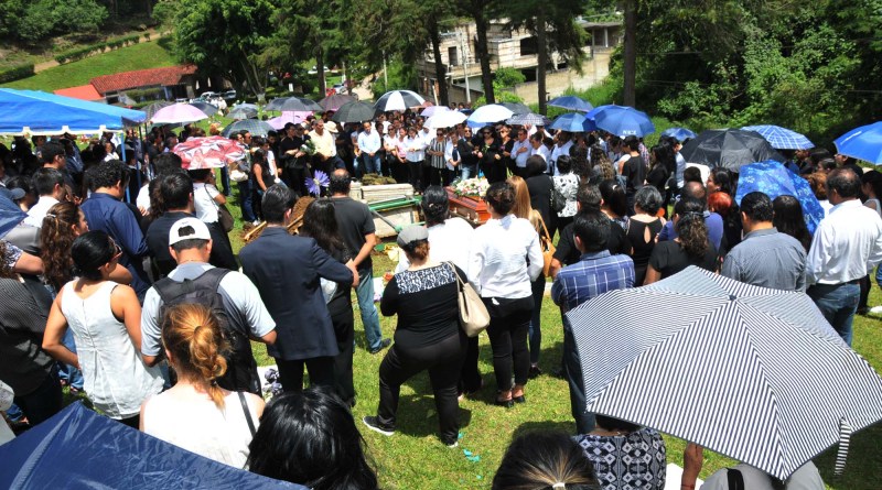 Realizan marcha para exigir justicia ante asesinato de Mara Fernanda Castilla Miranda