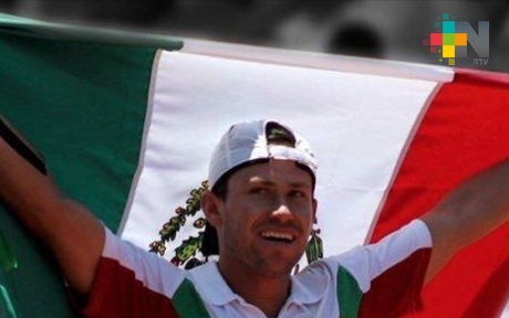 Tenista mexicano Reyes-Varela consigue tercer título al hilo
