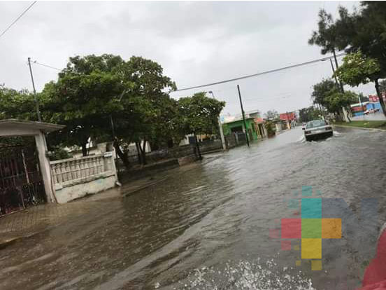 Lluvias causan anegaciones en Nanchital