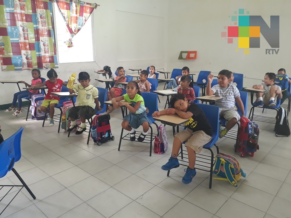 Previenen golpes de calor en escuelas de nivel básico de Tuxpan