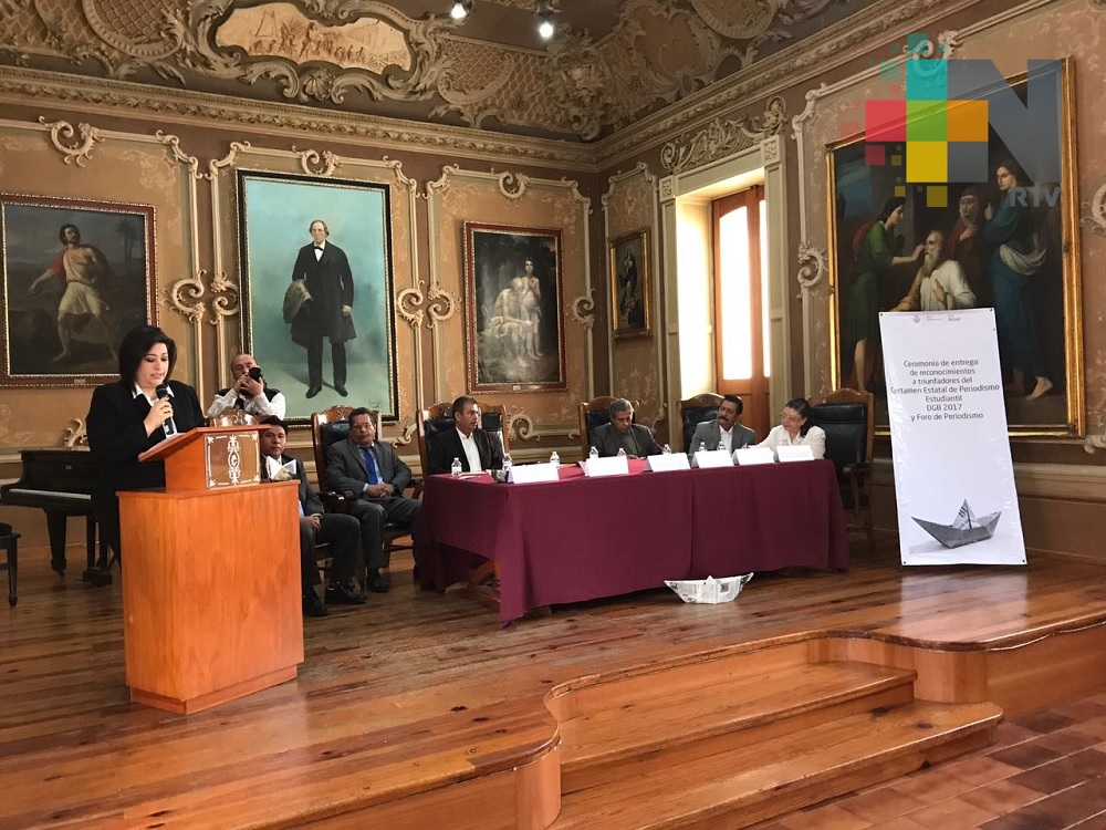 Reconocen a ganadores de certamen de Periodismo Estudiantil 2017