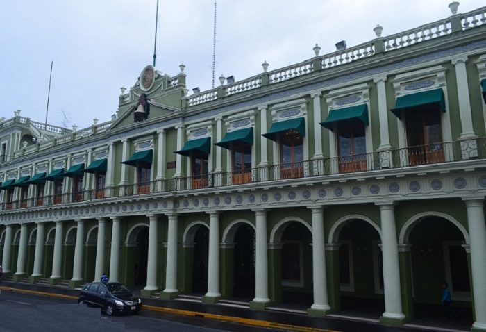 Trabajadores del Poder Ejecutivo de Veracruz en espera de una base