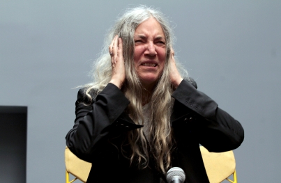 Patti Smith seduce con poesía y música en la Casa del Lago