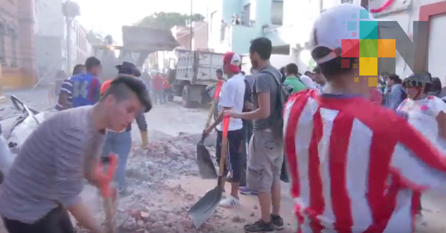 Puebla, bajo los escombros