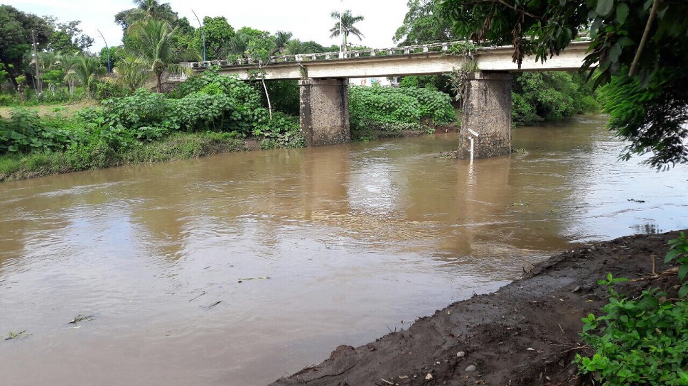 Por lluvias continuas aumenta nivel del río Jamapa