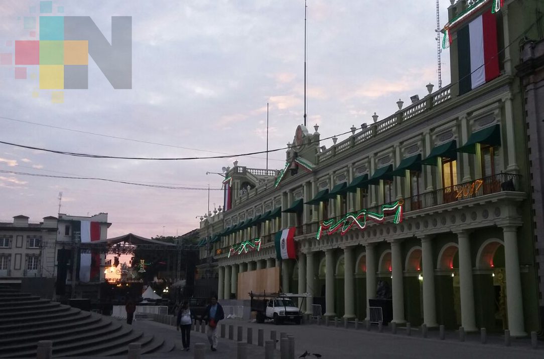 Todo listo en Xalapa para fiesta del Grito de Independencia
