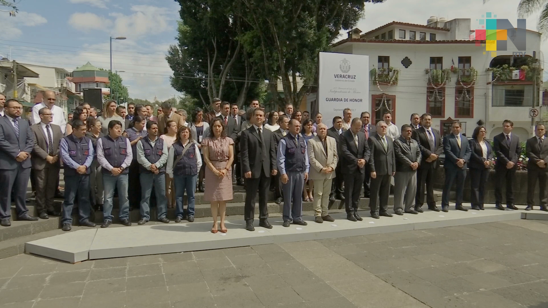 Rinde personal de RTV honores a héroes patrios