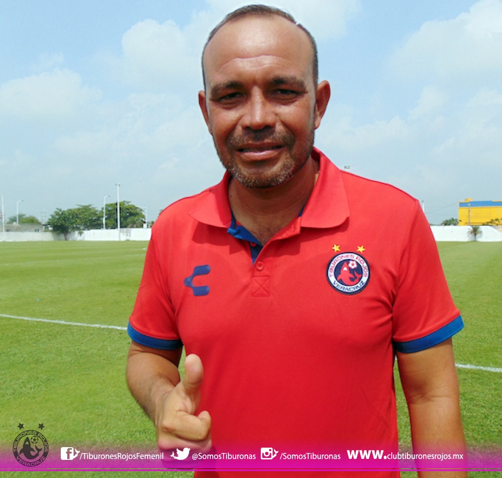 Rodolfo Vega es nuevo director técnico del equipo femenil de Tiburones Rojos