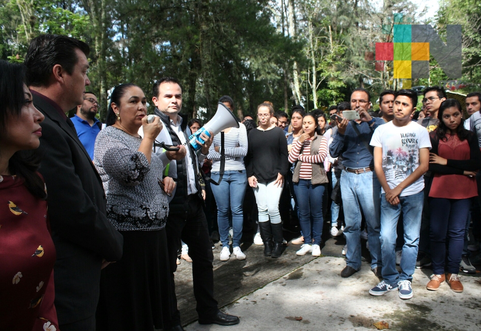 Instalaciones de la UV son seguras, no hay daños por sismos, reitera la rectora Sara Ladrón de Guevara, en un simulacro