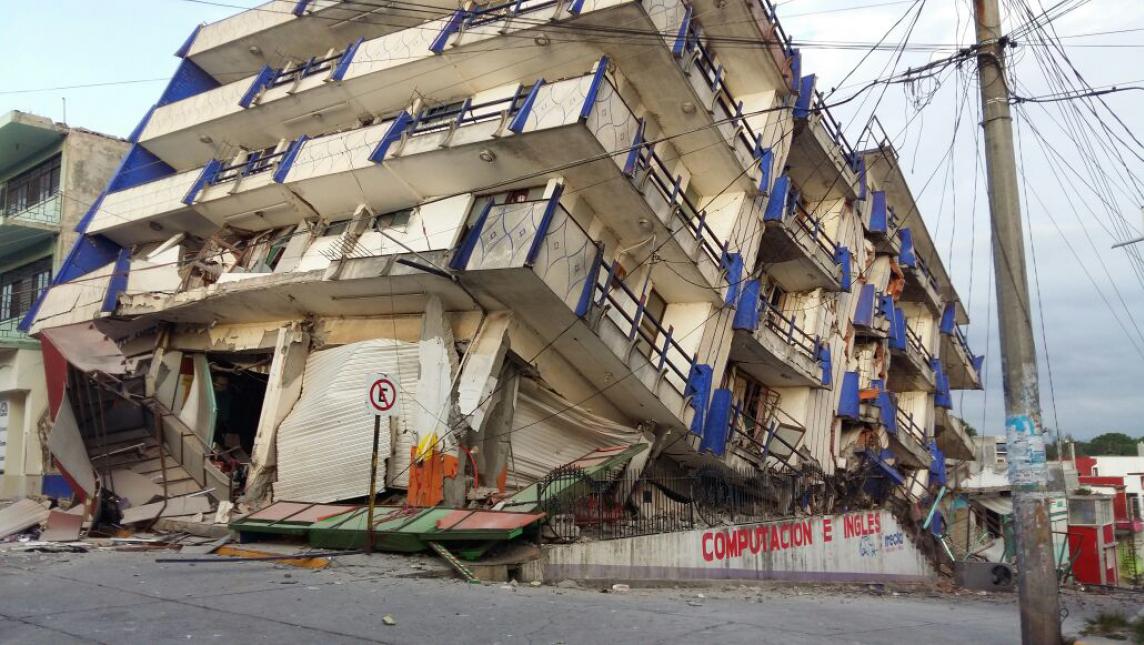 Reúnen chilenos más de 100 mil dólares en ayuda para México por sismo
