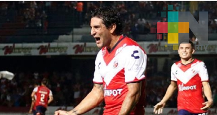 Cardozo se estrena con triunfo