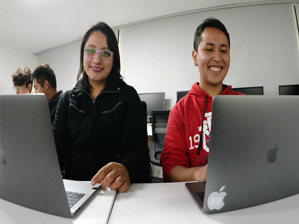 Estrena UNAM laboratorio de alta tecnología donado por Apple