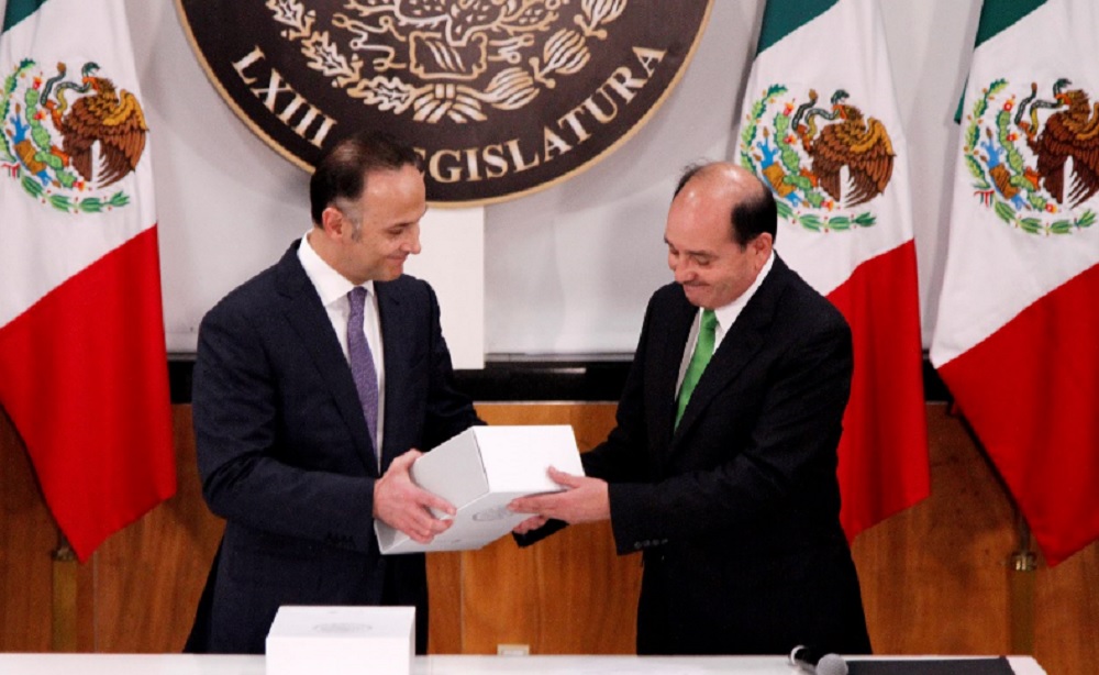 Entrega Solís Acero Quinto Informe de Gobierno en San Lázaro