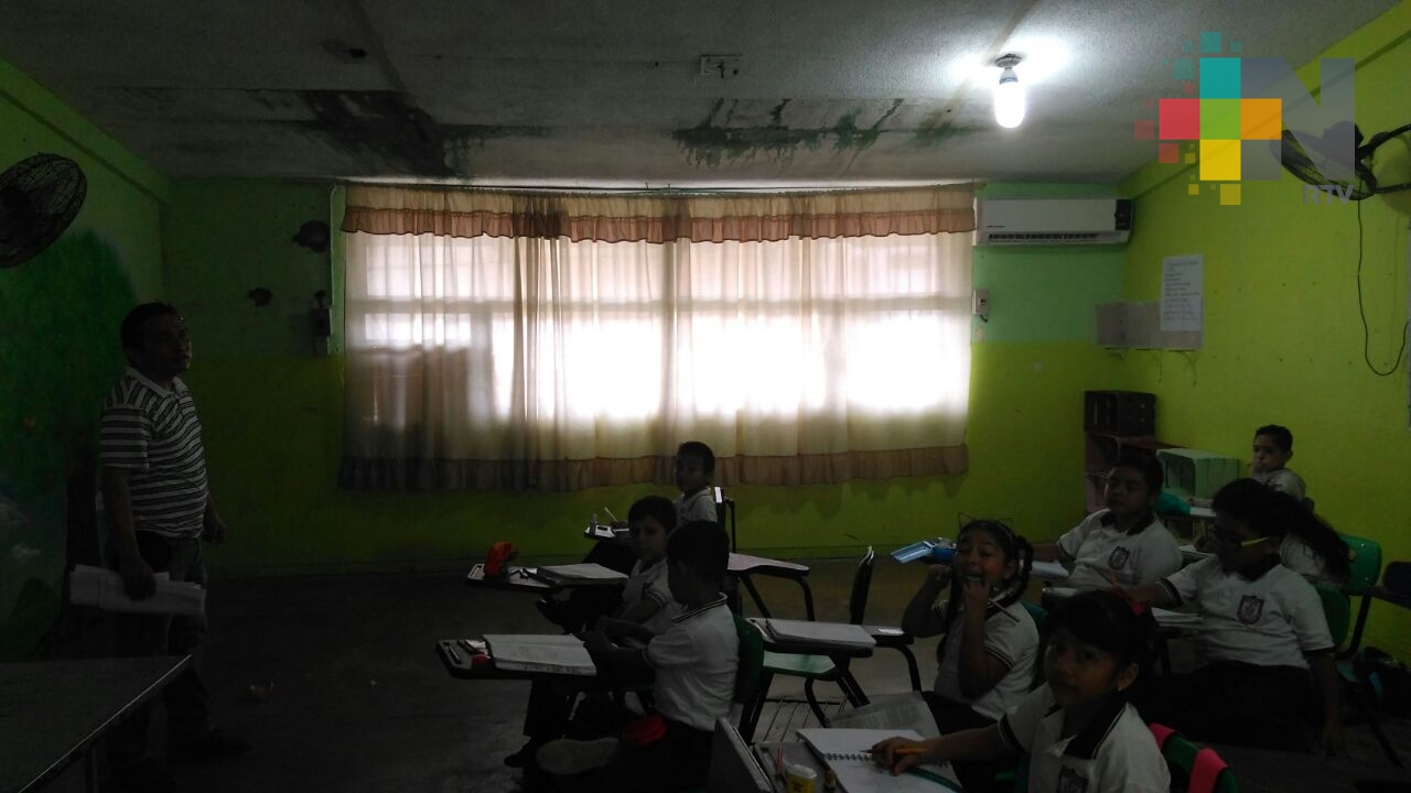 Van 22 escuelas afectadas por terremotos de septiembre en Coatzacoalcos